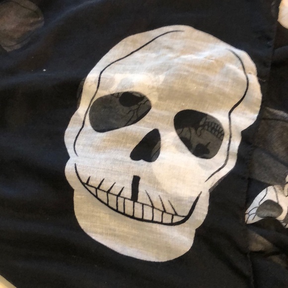 Scull scarf - Picture 5 of 5
